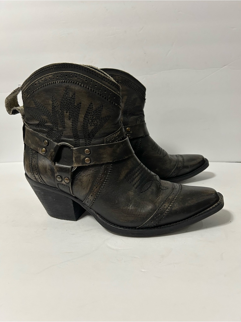 Dingo Gummy Bear DI 747 Women's Distressed Black Leather Ankle Boots 8.5M - Picture 10 of 11